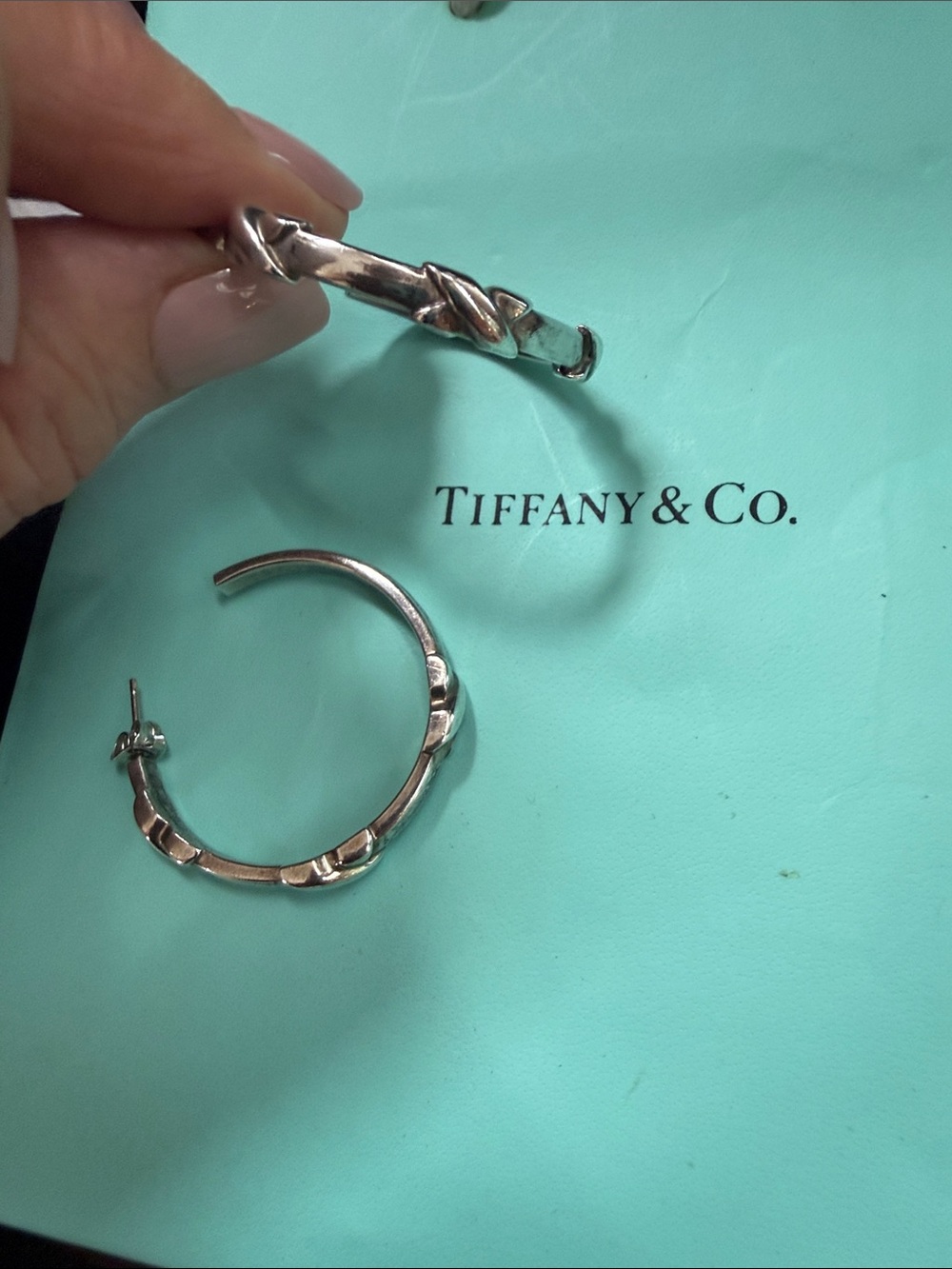 Tiffany & Co. Silver Paloma Picasso Crossover Hoop Earrings - Picture 2 of 12